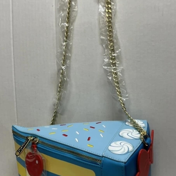 s-l400.jpg Loungefly Disney SNOW WHITE CAKE  Cross Body